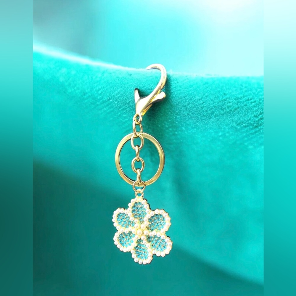 Gold Tone Keychain Bag Charm Blue Rhinestone Flower Outlined in Mini Faux Pearls
